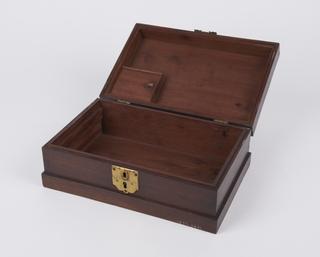 Mahogany case, for brass moving wire filar micrometer