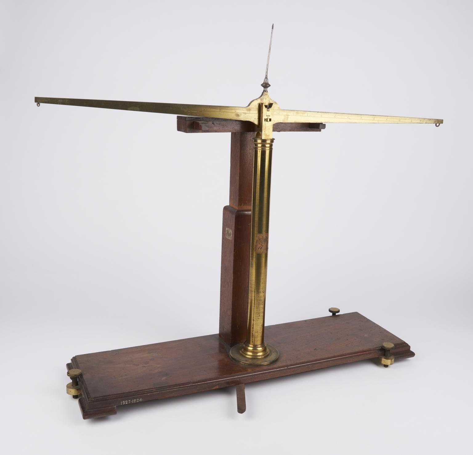 Equal arm Balance with pans Science Museum Group Collection