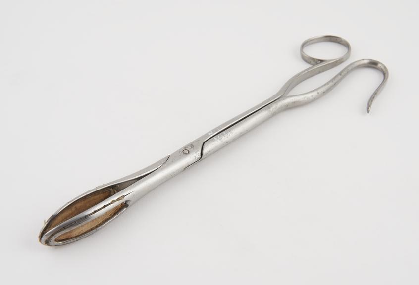 Lithotomy forceps, steel, by Weiss of London, 1801-1870