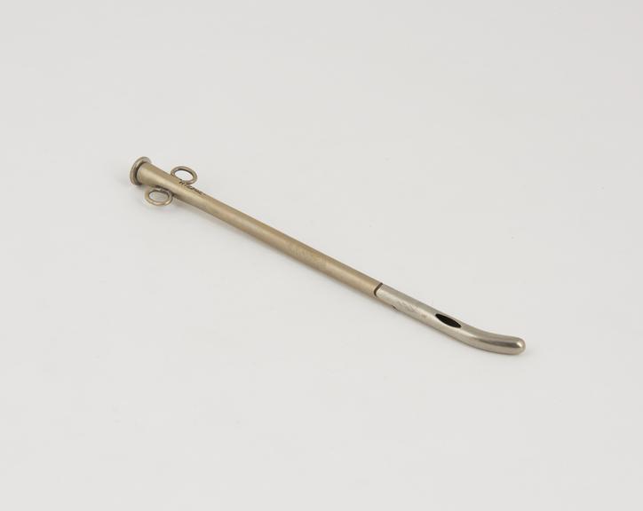 Female catheter with detachable drainage head and hollow insert