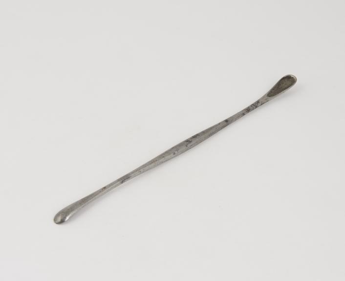 Double ended lithotomy or gall-stone scoop with small