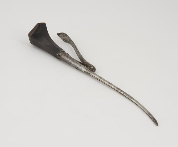 Frere Come's single-bladed lithotane with curved blade