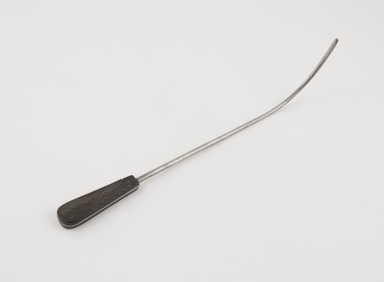 Curved lithotomy staff