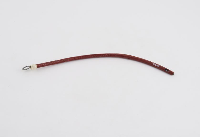 Curved cylindrical female catheter