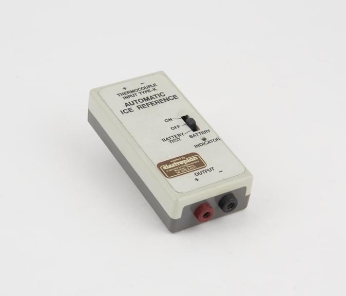 Electronic cold junction to supply 0 deg C reference point for