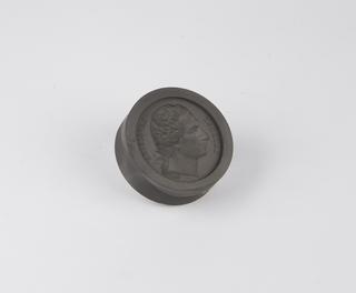 Mould, made by using graphite electrodes