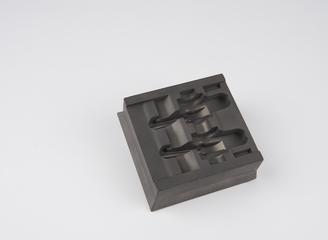 Mould, made by using graphite electrodes