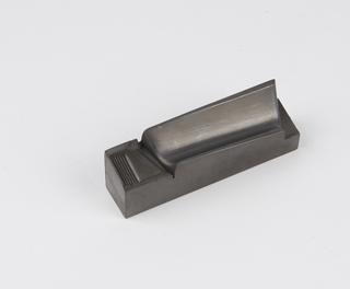 Mould, made by using graphite electrodes