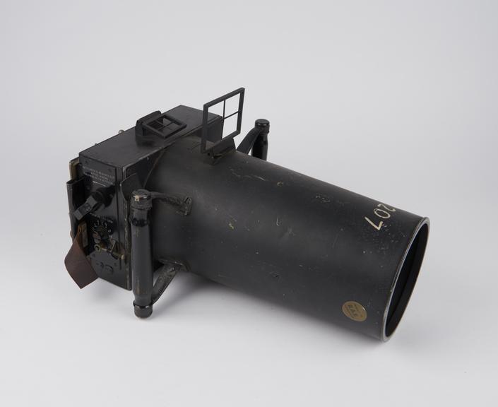 Oblique aircraft camera, type P18.