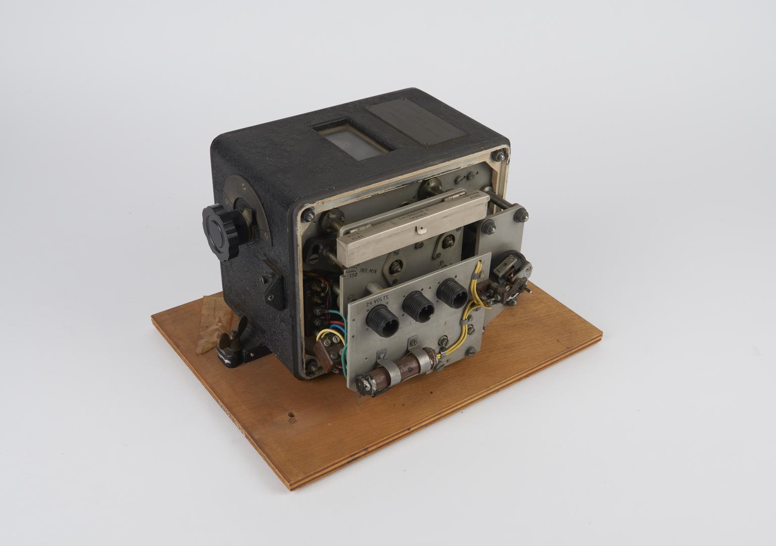 Recording accelerometer | Science Museum Group Collection