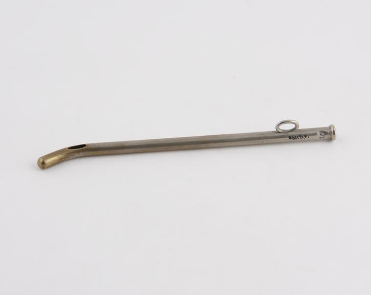 Female catheter, with short curved rounded end