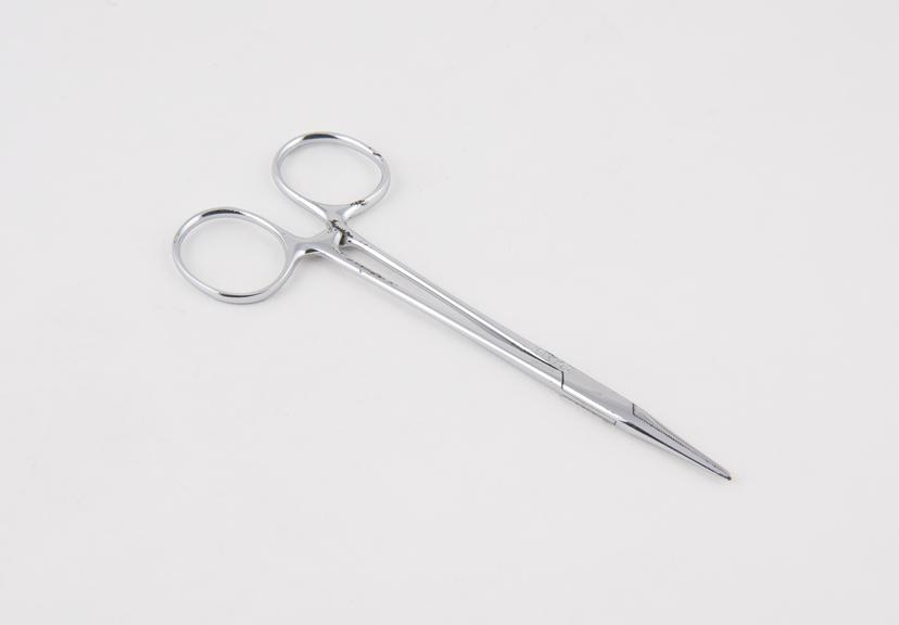 Artery forceps, box-joint, chrome-plated, British