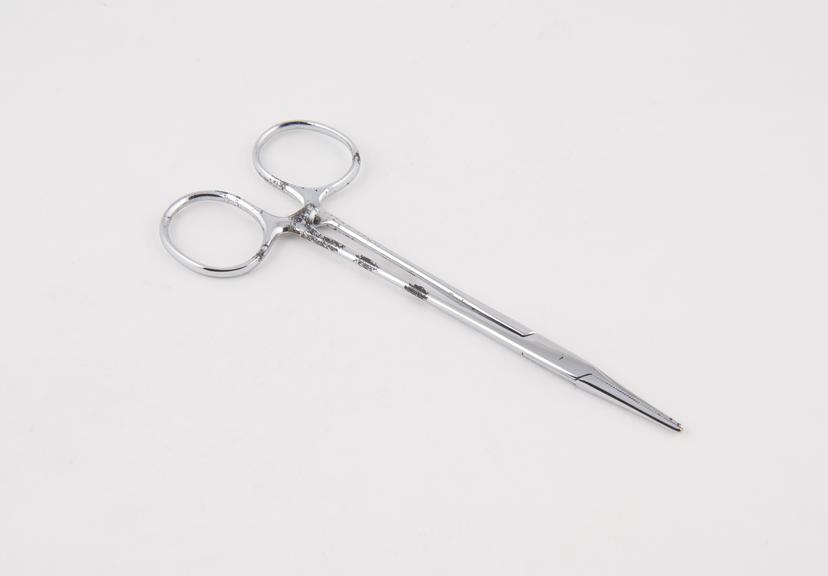 Artery forceps, steel, chrome-plated, box-joint, British