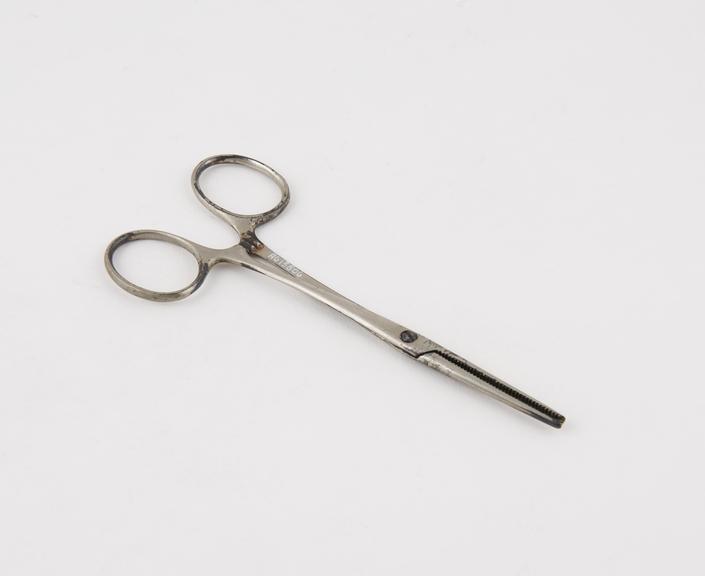 Kocher artery forceps, screw joint, plated steel