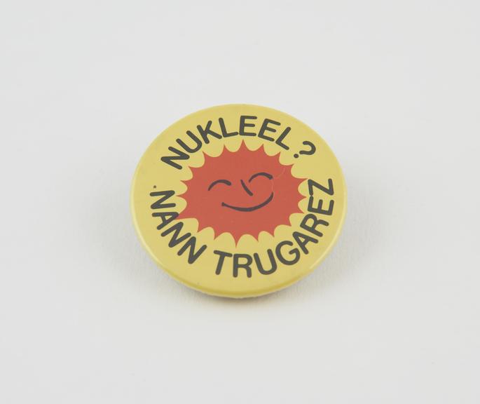 Anti-nuclear energy badge, one of two, in Breton