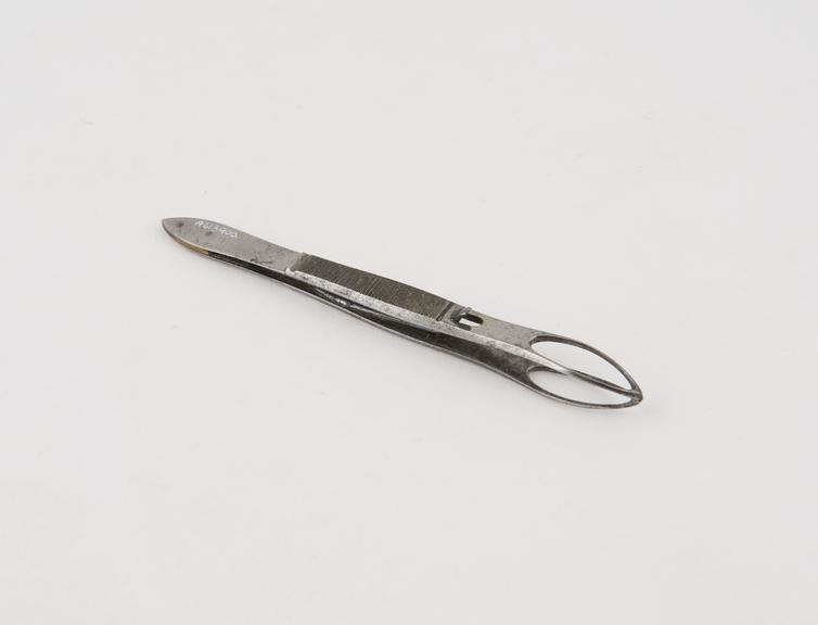 Artery forceps, fenestrated, steel, spring-catch