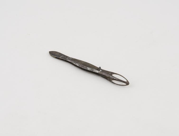 Artery forceps, fenestrated, steel, probably British, 1880-1920