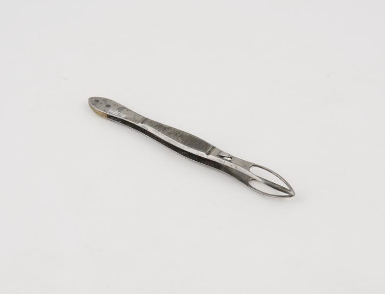 Artery forceps, fenestrated, steel, spring-catch