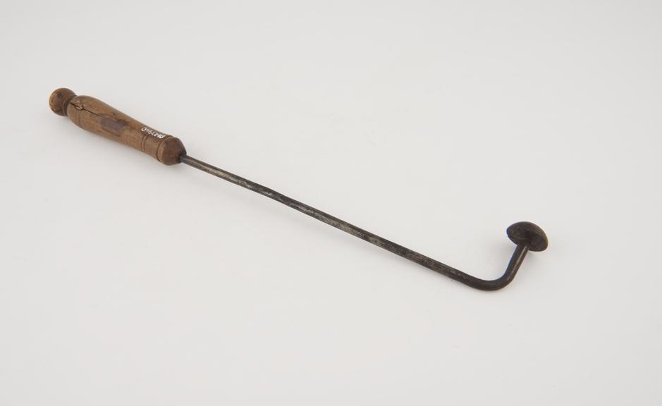 Cautery iron, probably 17th to 18th century, iron and wood