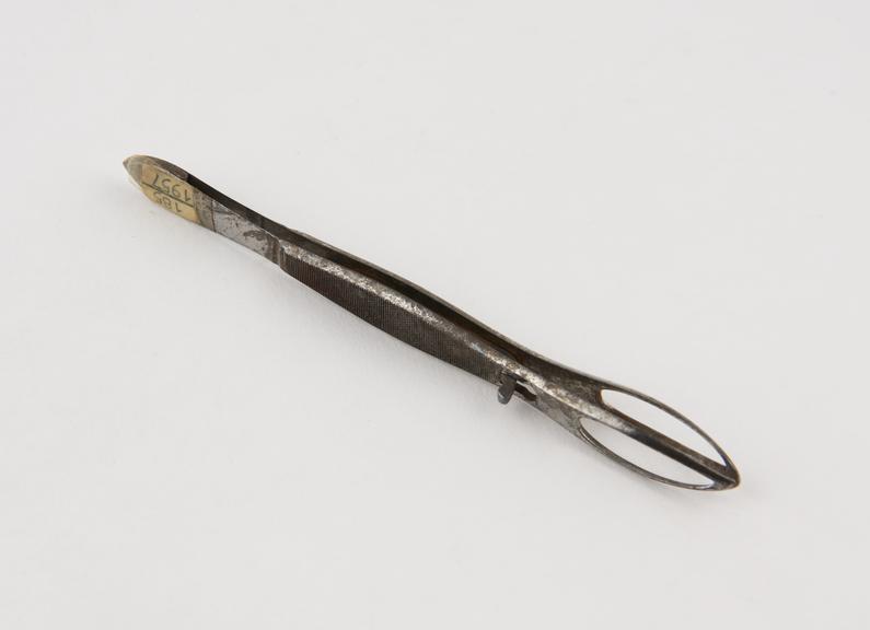 Artery forceps, Wakley, steel, by Matthews of Portugal Street