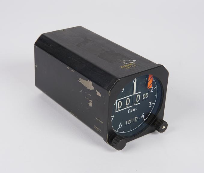 Altimeter, type X/KHE-0201W, serial DEV 69/61