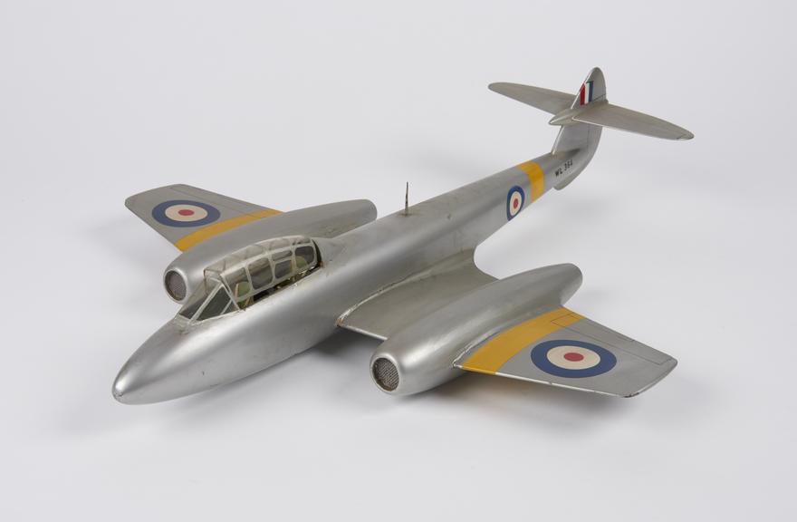 Model of Gloster Meteor T.7, scale 1:24