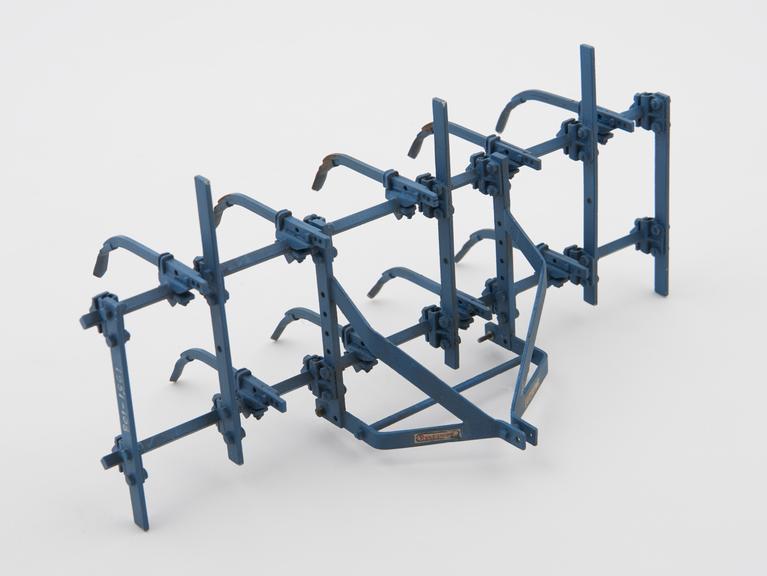 Model, scale 1:12, of a toolbar cultivator