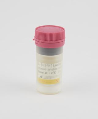 Labelled dummy sample of Leunine in aqueous solution
