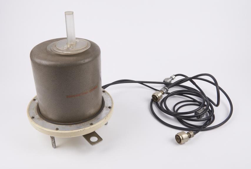 Ionisation chamber (Radioisotope dose calibrator) with three