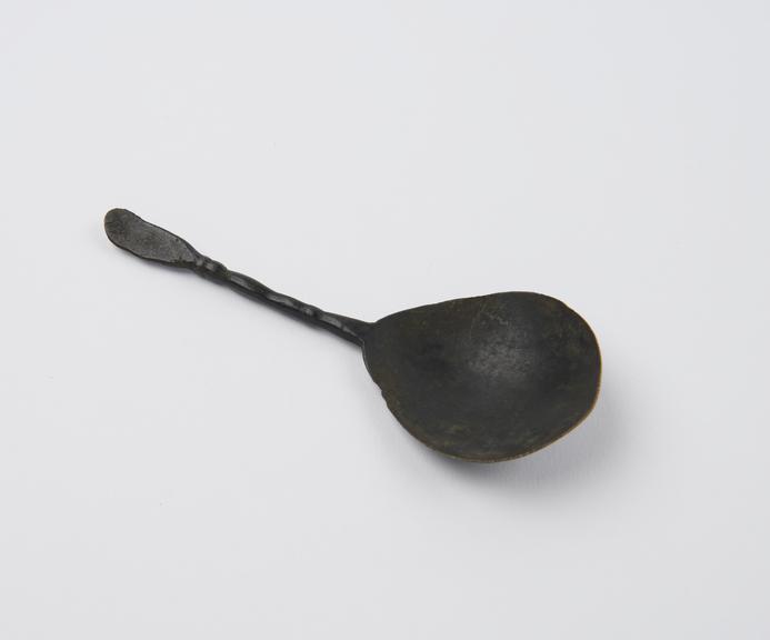 Metal spoon, with fig-shaped bowl and straight stem
