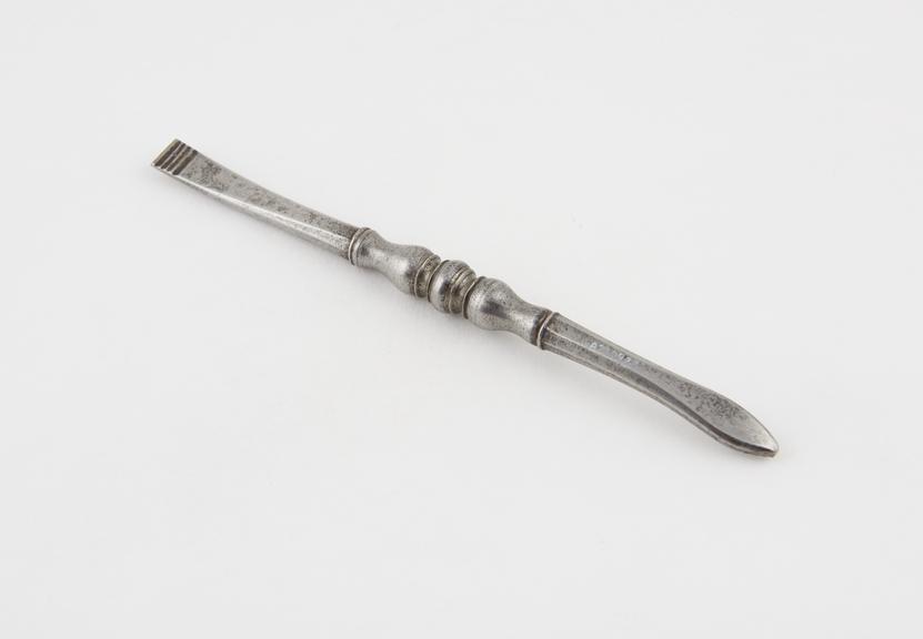 Double elevator, 18th century, steel, foir skull