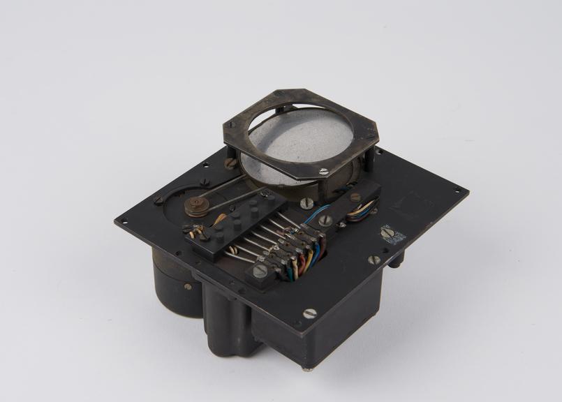 Gyro gun sight, type G, (fighter) back plate assembly