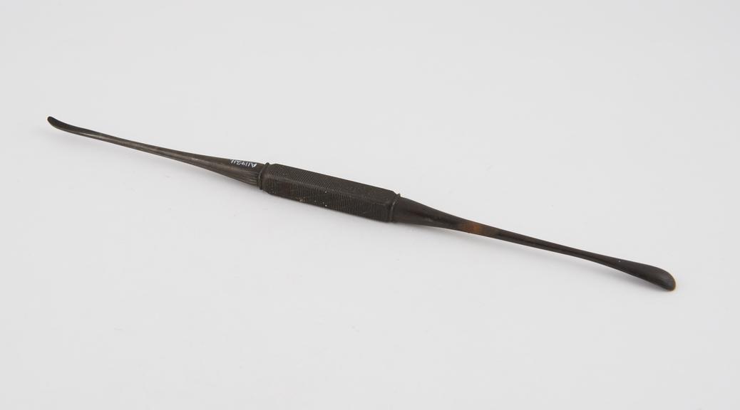 Bone scoop, double-headed, steel, 19th century