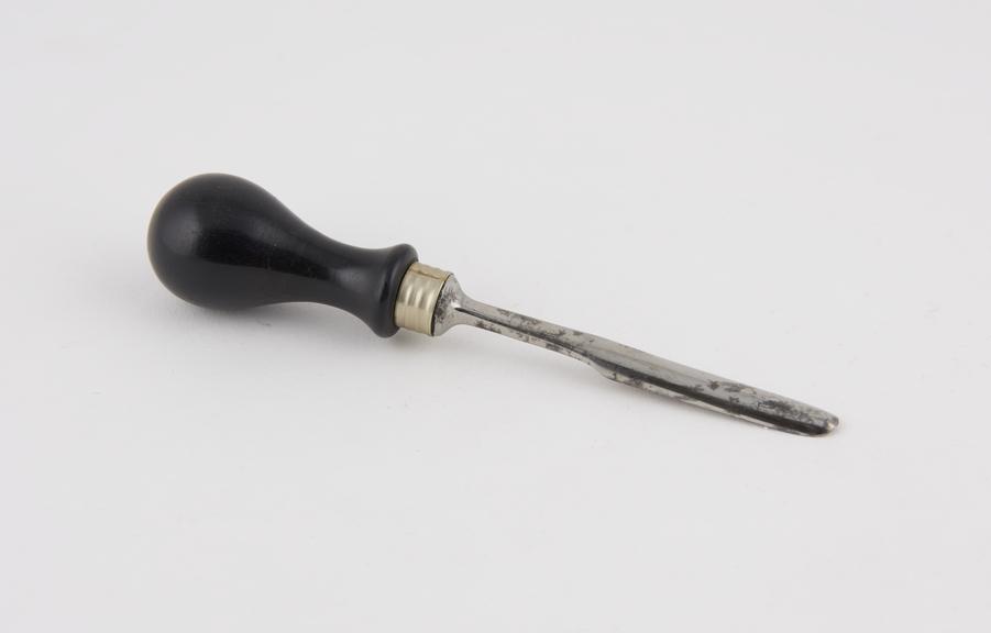 Gouge, bone, 19th century to c