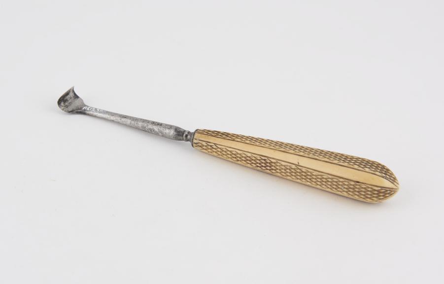 Bone scoop, steel and ivory, by Bigg of London, 1750-1850