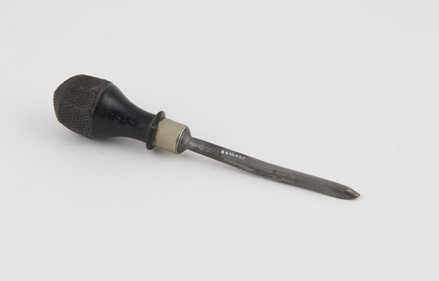 Bone gouge by Ferguson of London, 1822-1869, steel