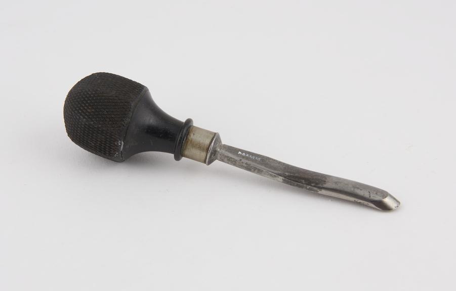 Bone gouge by Ferguson, London, 1822-1869