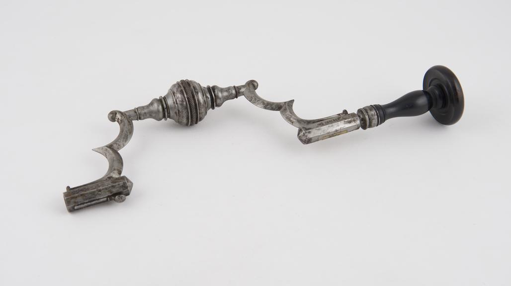 Brace and bit cranial trephine without bit, 18th century