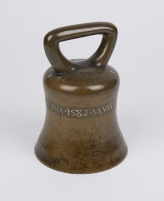 Queen Elizabeth's Exchequer standard avoirdupois bronze weight