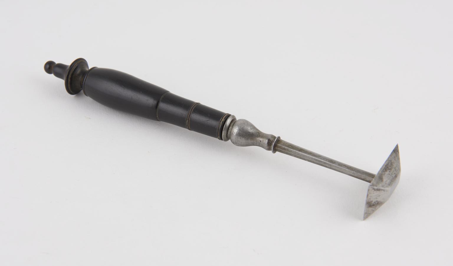 Surgical Rugines Rugine, steel and ebony, 18th century | Science Museum Group Collection