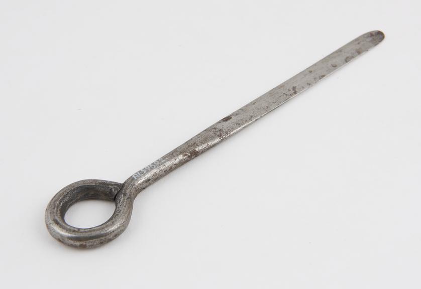 Copy of steel spatula, original described by Pare