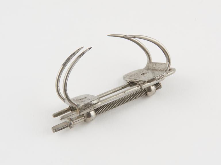 Malgaigne's patella hook, nickel-plated steel, by Collin, Paris