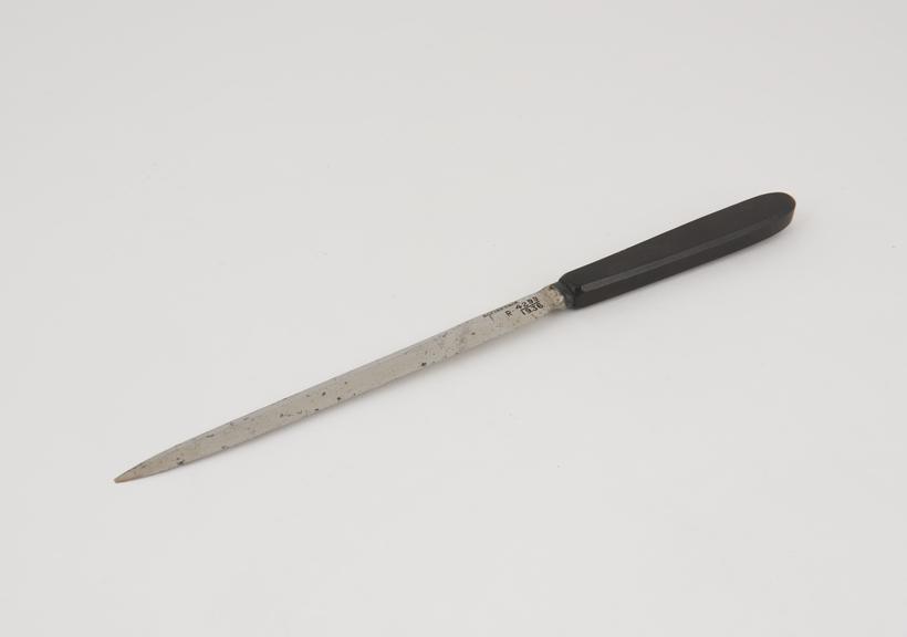 Amputation knife or catlin by Savigny, c.1840