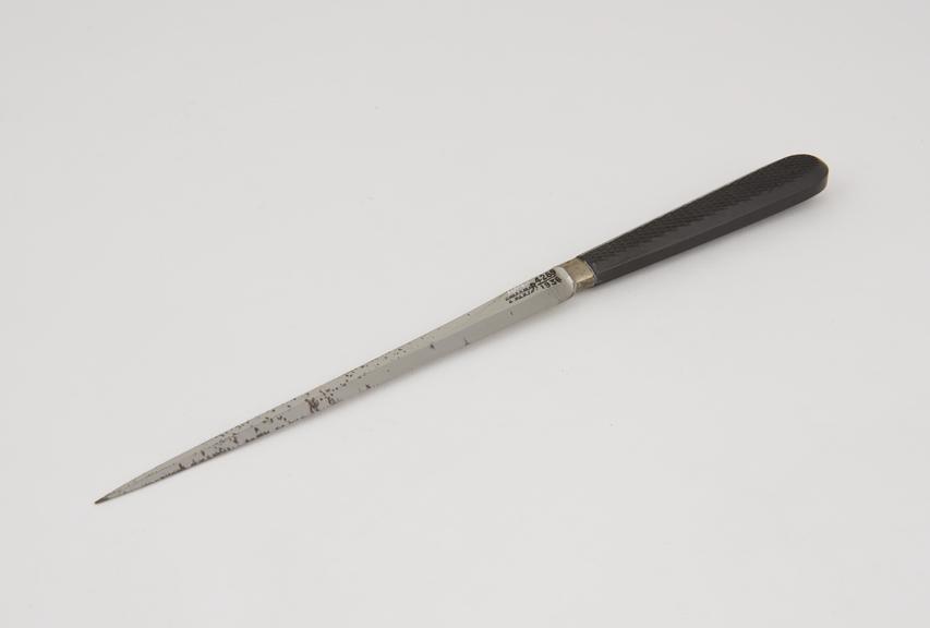 Amputation knife, or catlin by Charriere, c.1850