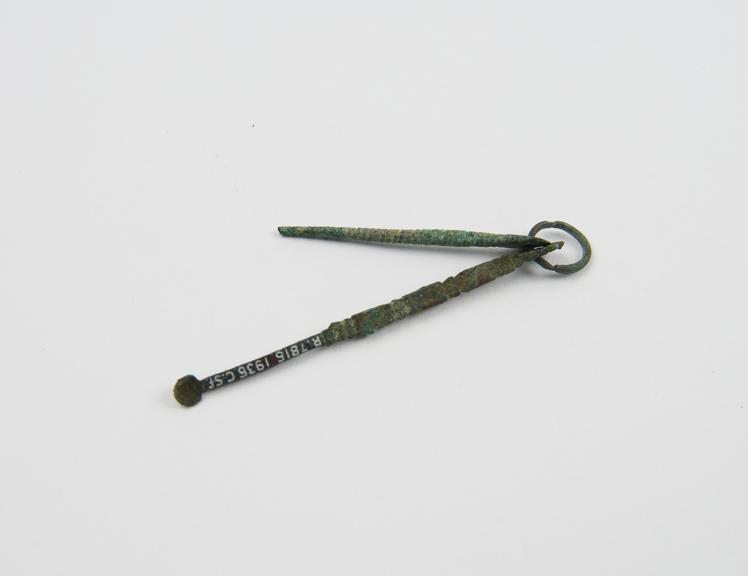 2 toilet implements on ring, bronze, Roman