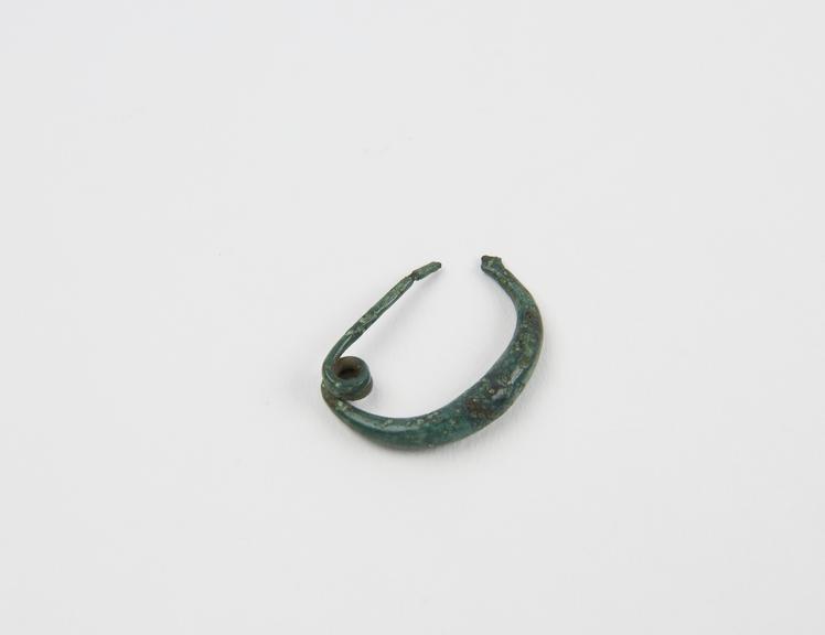 Fibula brooch, bronze, slightly damaged