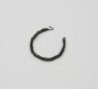 Chain of wire loops, bronze, Roman