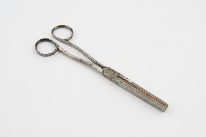 Hare-lip forceps, parallel blades, steel, by Evans of London