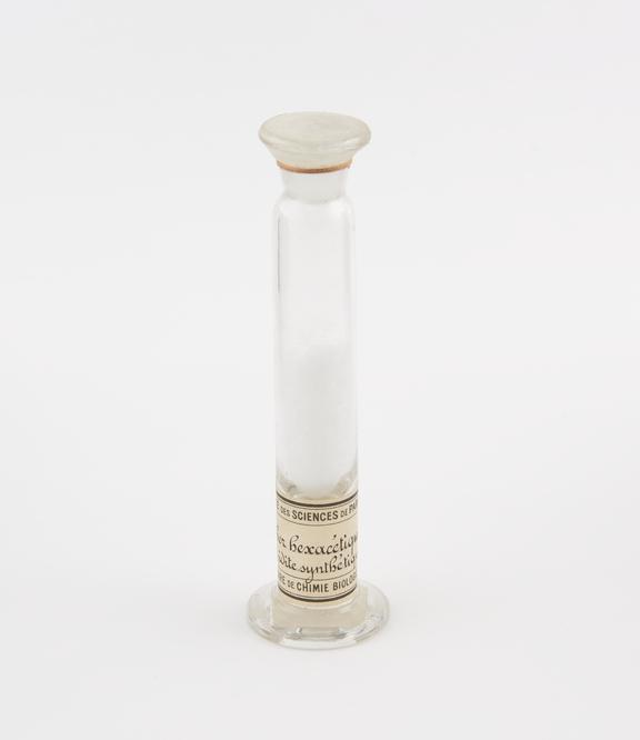 Glass specimen jar containing Ether hexacetique de la l-idite