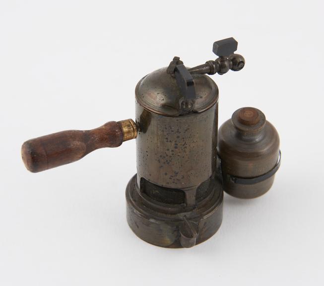 Metal model of Lister's steam spray